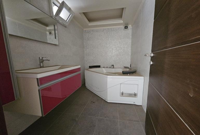 Super Deluxe Duplex for Sale in Achrafiyeh - دوبلكس سوبر ديلوكس للبيع