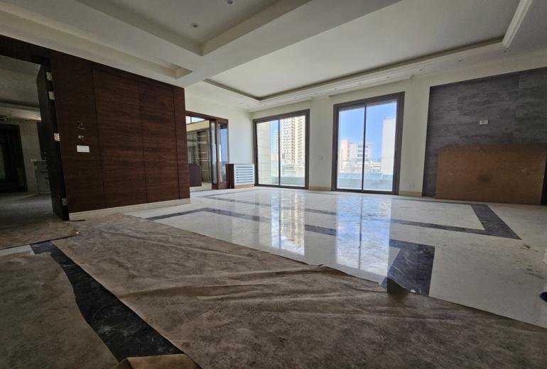 Super Deluxe Duplex for Sale in Achrafiyeh - دوبلكس سوبر ديلوكس للبيع