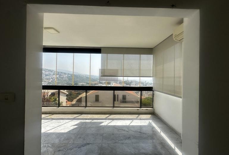 Apartment for Sale in Awkar - شقة للبيع في عوكر