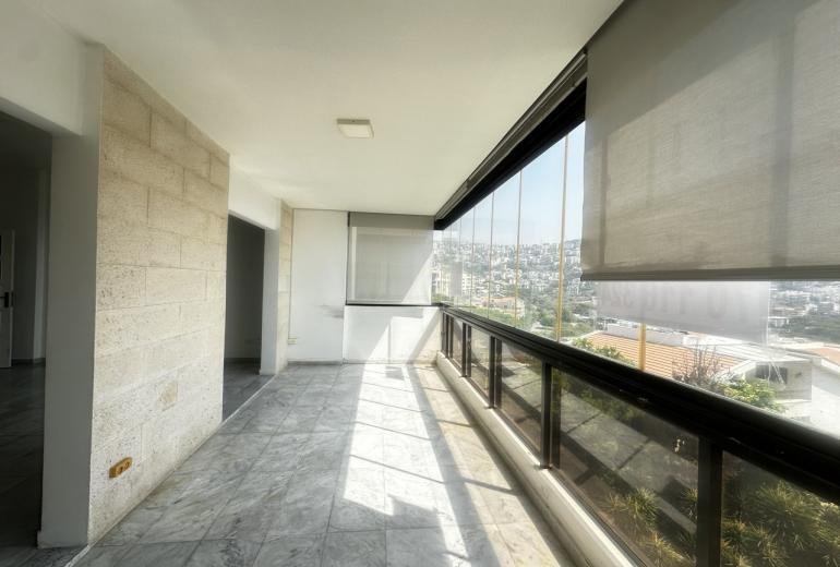 Apartment for Sale in Awkar - شقة للبيع في عوكر