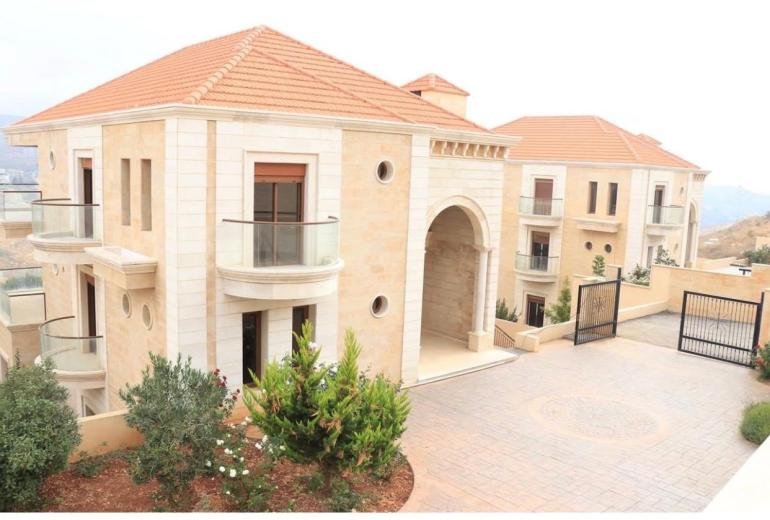 Spacious Villa for Sale in Rweisat Sawfar – Panoramic Mountain View  ‎فيلا فاخرة للبيع في رويسات صوفر – إطلالة جبلية خلابة
