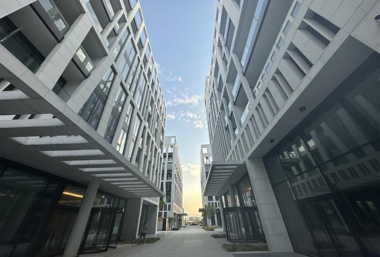 Office for Rent in Waterfront Dbayeh  مكتب للإيجار في واجهة ضبية البحرية